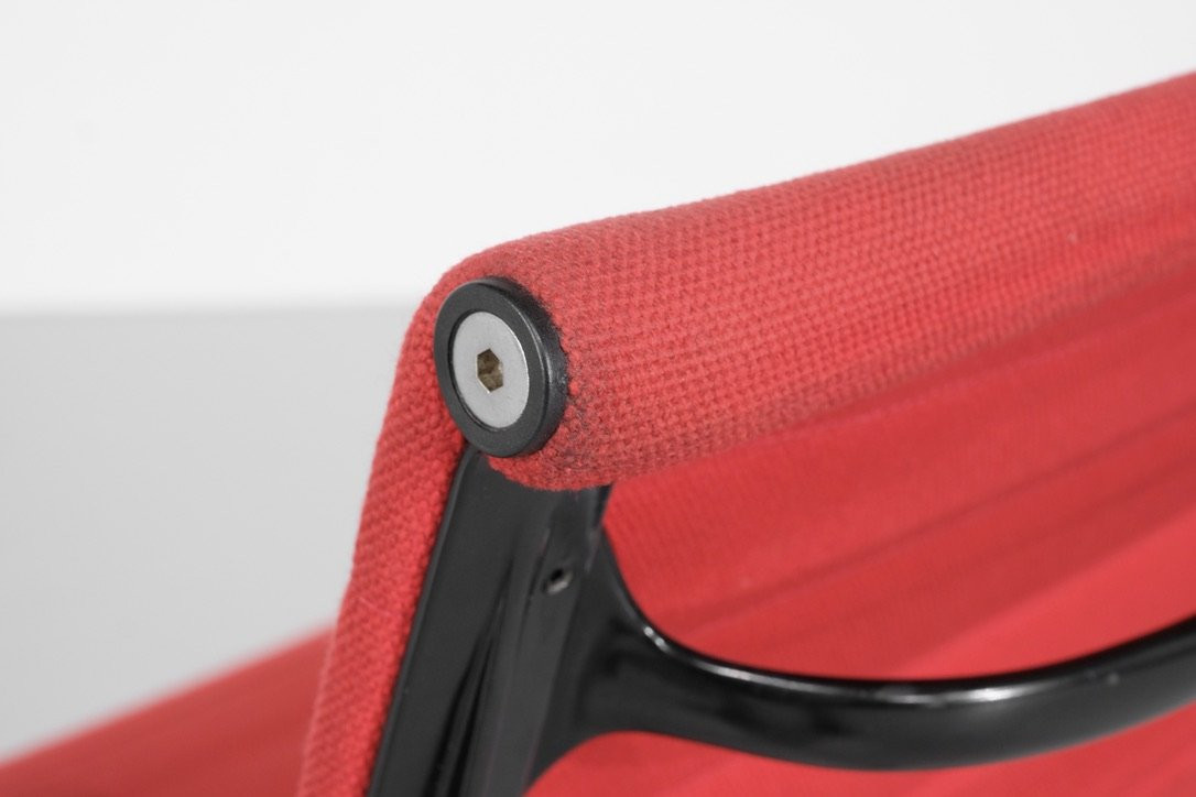 "ea 117" Armchair By Charles Ray Eames For Icf Usa 1969.-photo-4