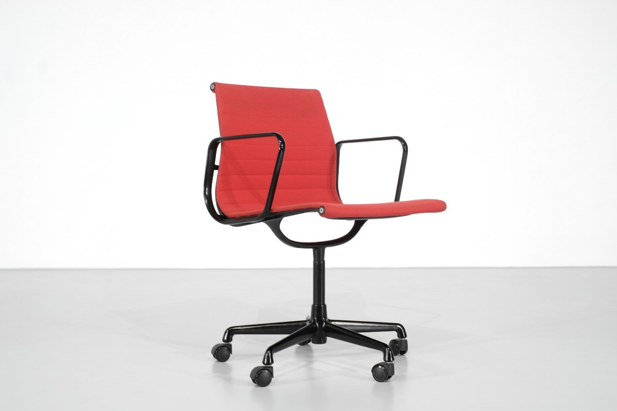 "ea 117" Armchair By Charles Ray Eames For Icf Usa 1969.