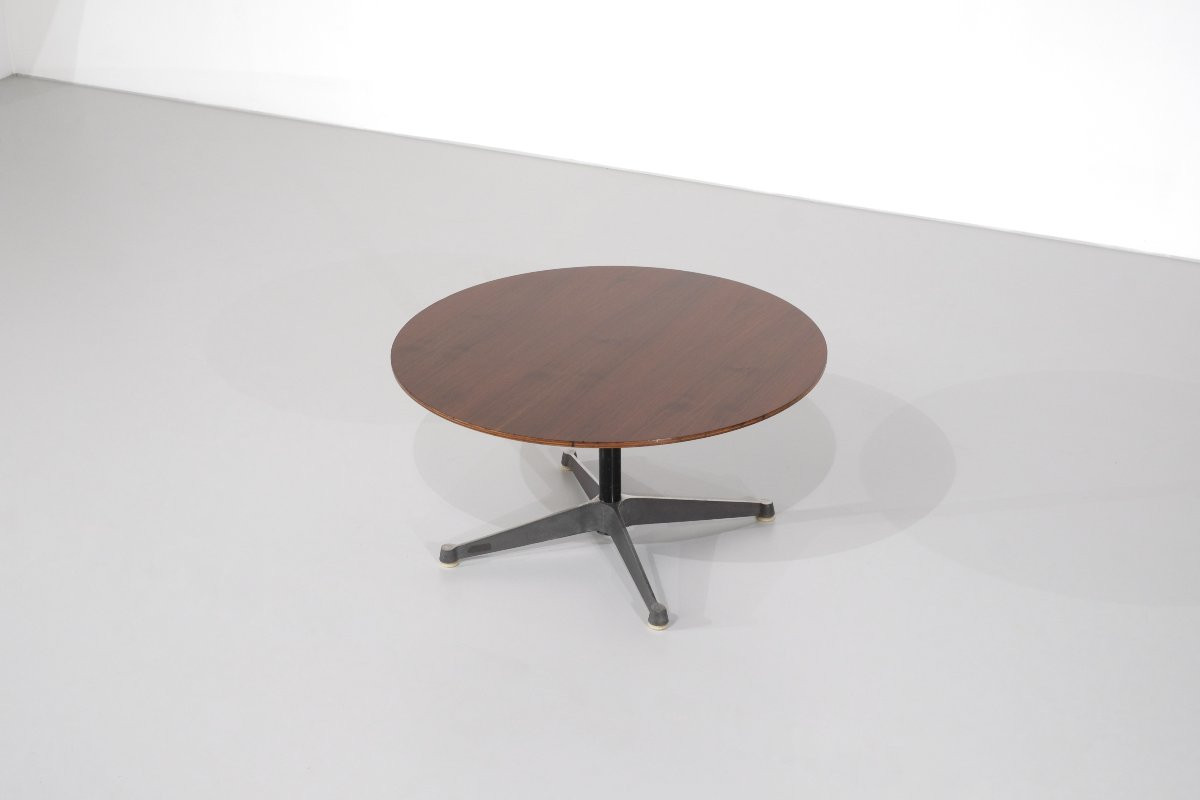 Table basse conçue par Charles et Ray Eames pour Herman Miller, années 1960s.-photo-2