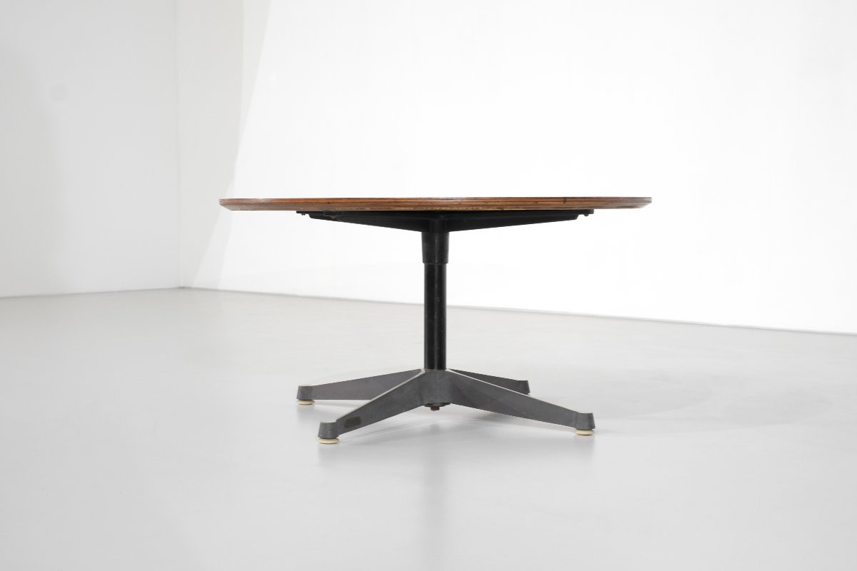 Table basse conçue par Charles et Ray Eames pour Herman Miller, années 1960s.-photo-3