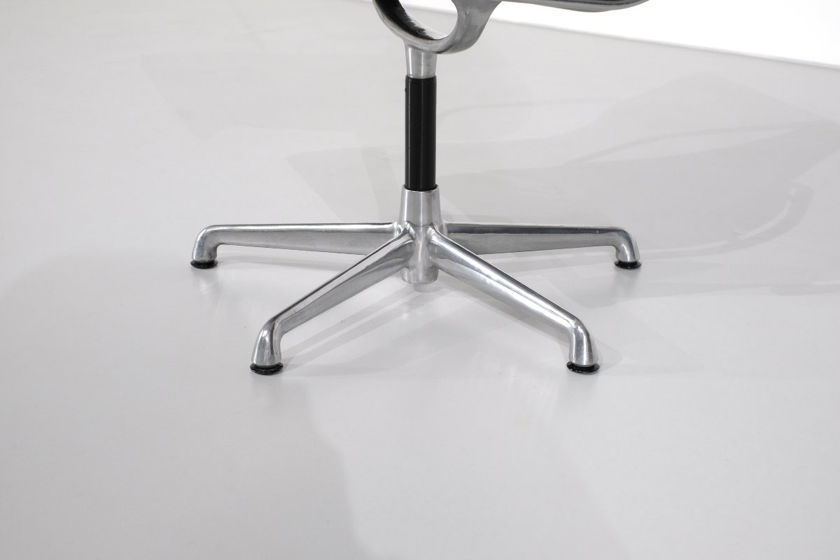 Ensemble de fauteuils " EA 103 " de Charles Ray Eames pour ICF USA, 1969-photo-3