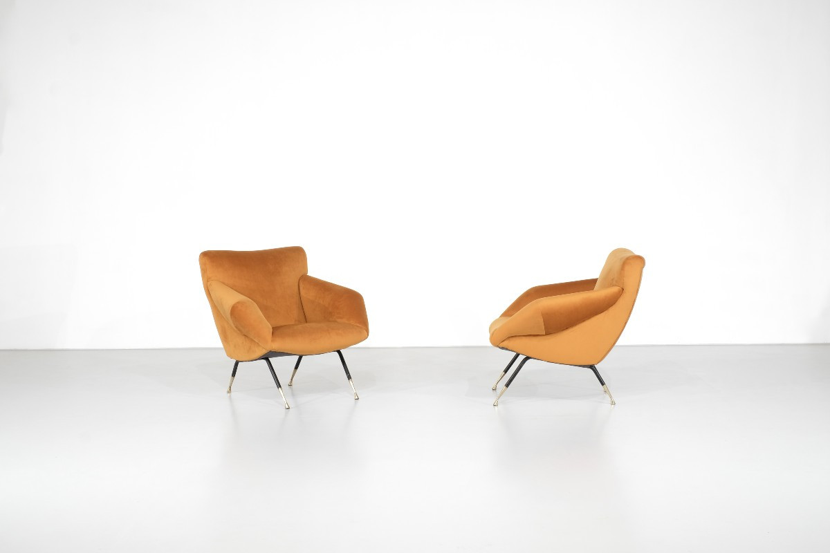 Paire de fauteuils en tissu, Italie, années 1960s.