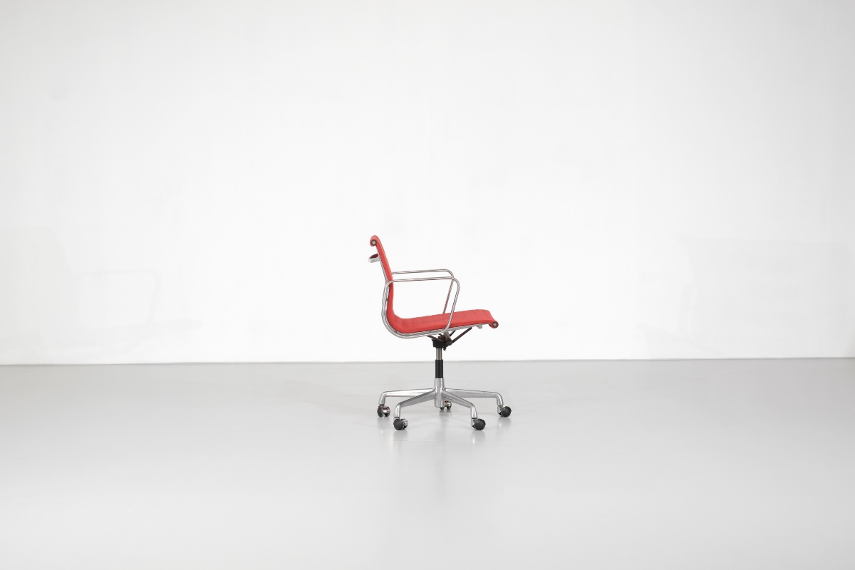Fauteuil « EA 117 » de Charles Ray Eames pour ICF, États-Unis, 1969.-photo-4