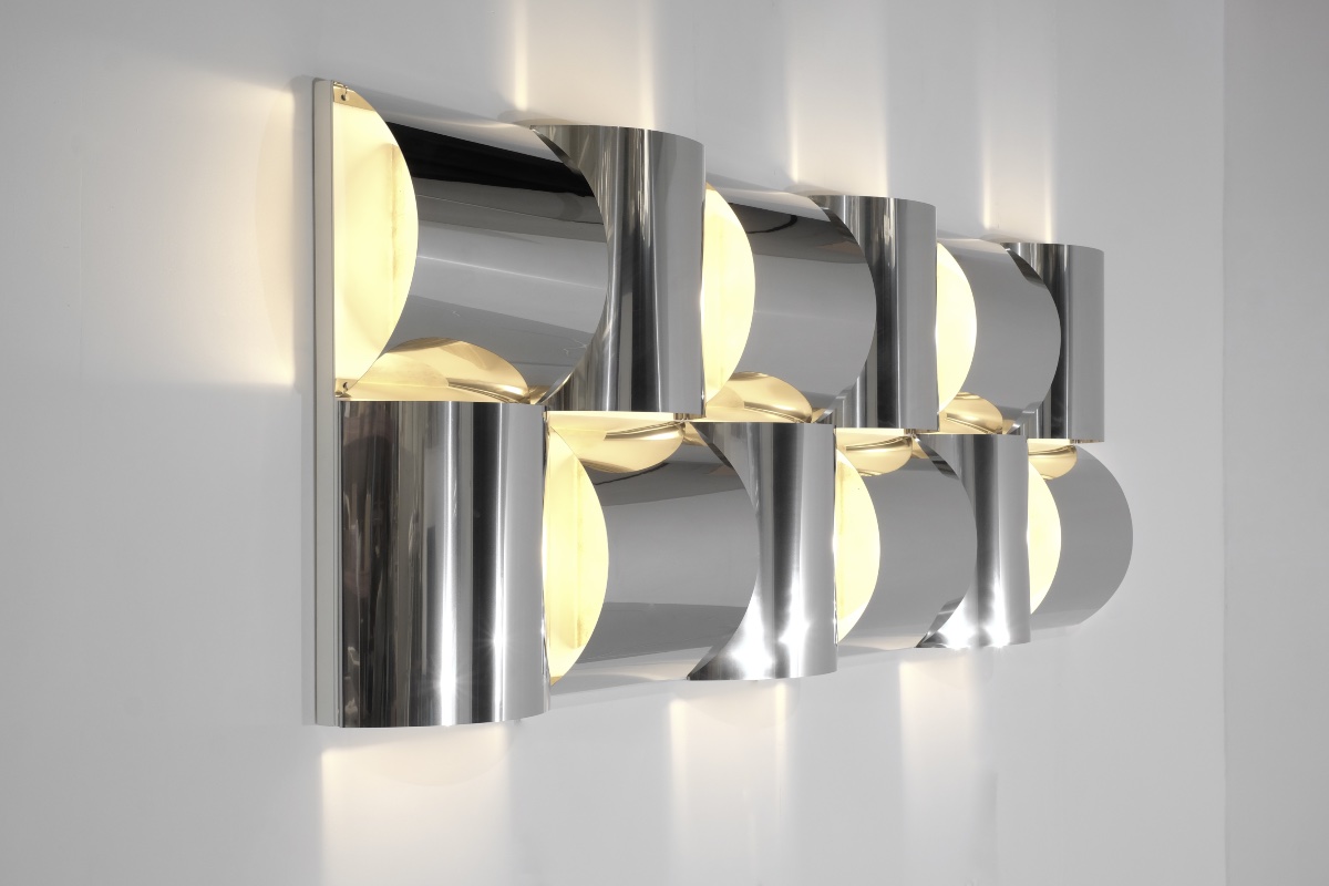 Contemporary-style Wall Light In Stainless Steel And Metal.-photo-3