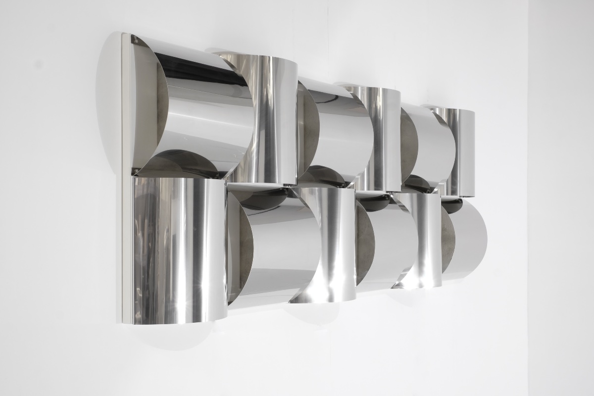 Contemporary-style Wall Light In Stainless Steel And Metal.-photo-4
