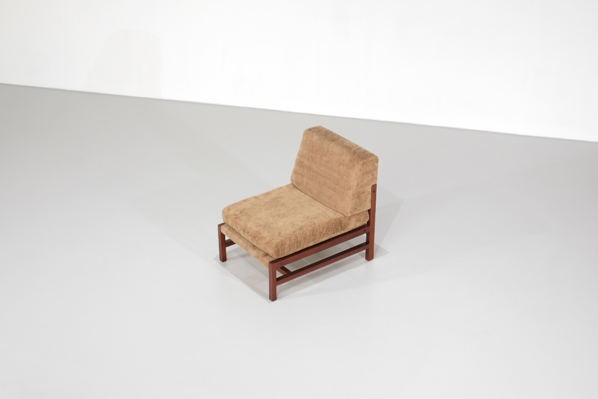 Fauteuil en bois recouvert de tissu, Italie, années 1960s.-photo-4