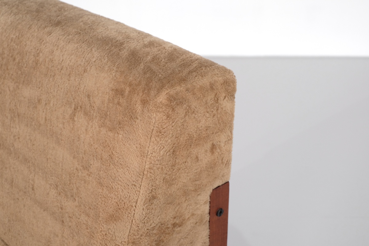 Fauteuil en bois recouvert de tissu, Italie, années 1960s.-photo-4