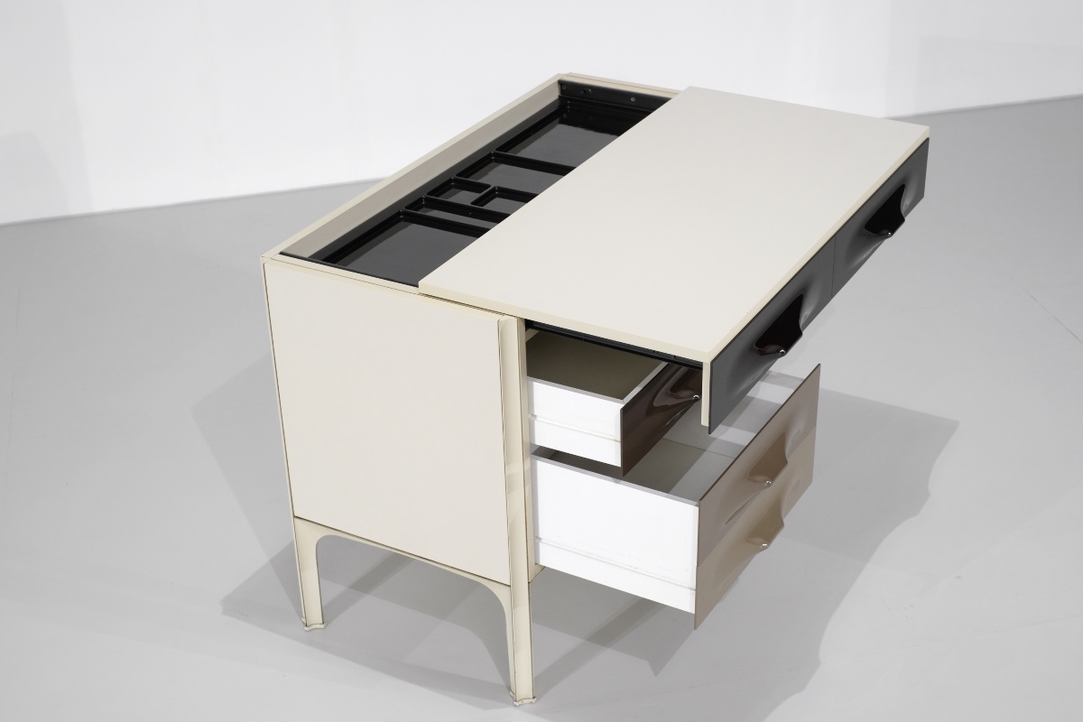 "df2000" Desk Designed By Raymond Loewy For Doubinsky Frères, France, 1960s.-photo-1