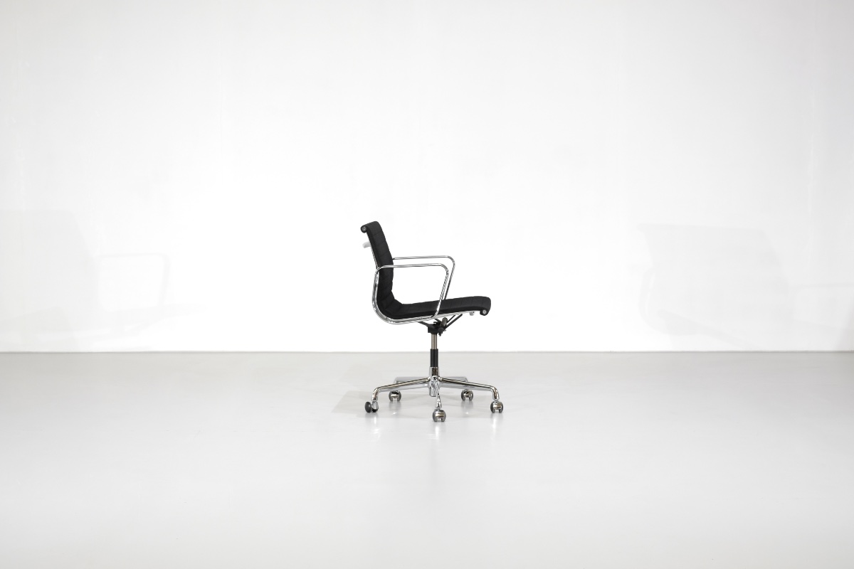 "ea 117" Office Chair By Charles Ray Eames For Icf Usa, 1969.-photo-1