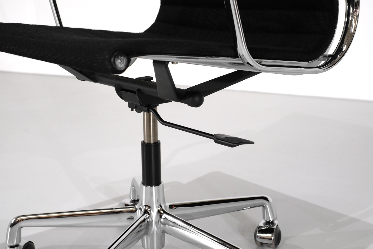 "ea 117" Office Chair By Charles Ray Eames For Icf Usa, 1969.-photo-6