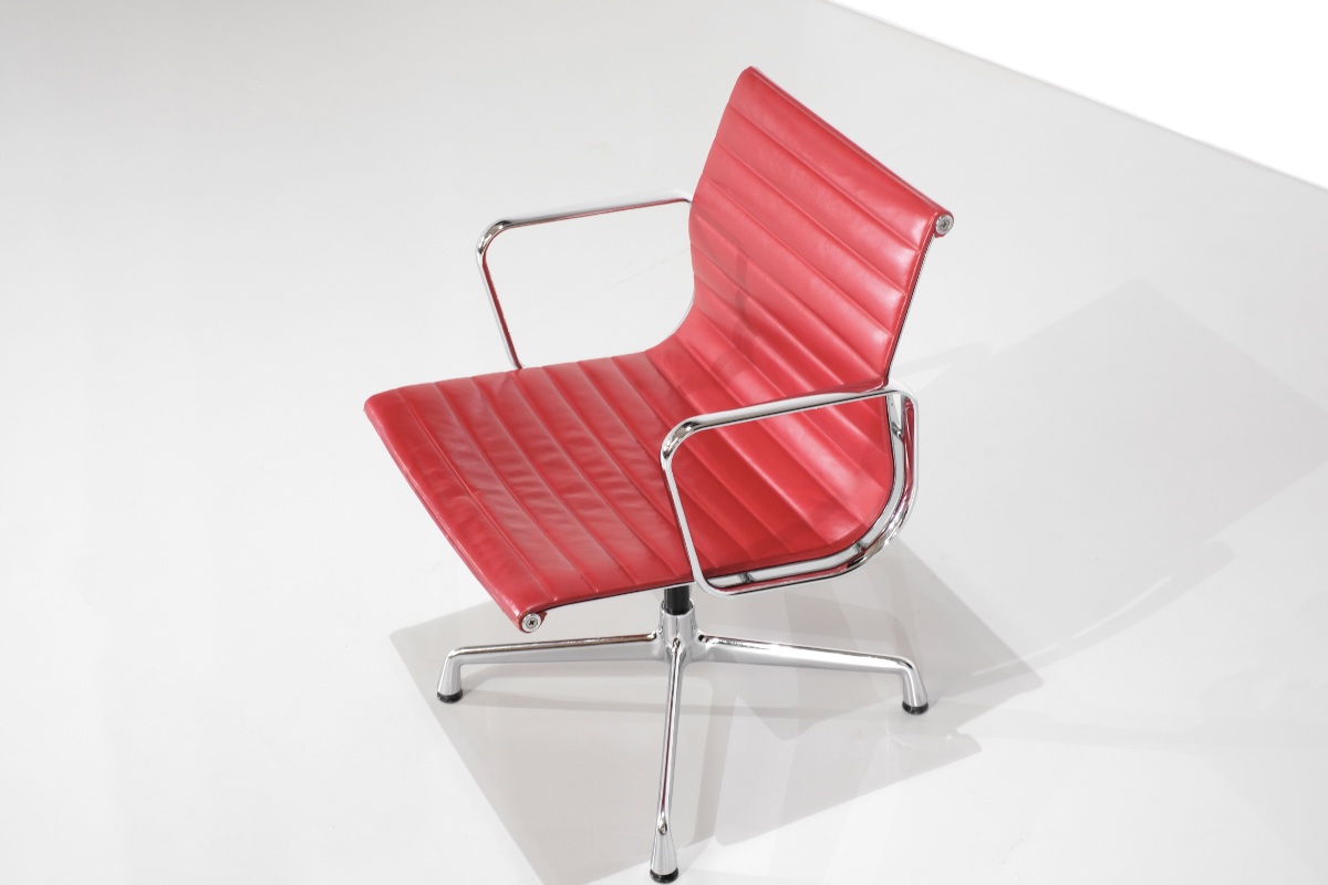 "ea 108" Armchair In Red Leather, Designed By Charles Ray Eames For Vitra, United States, 1969.-photo-3
