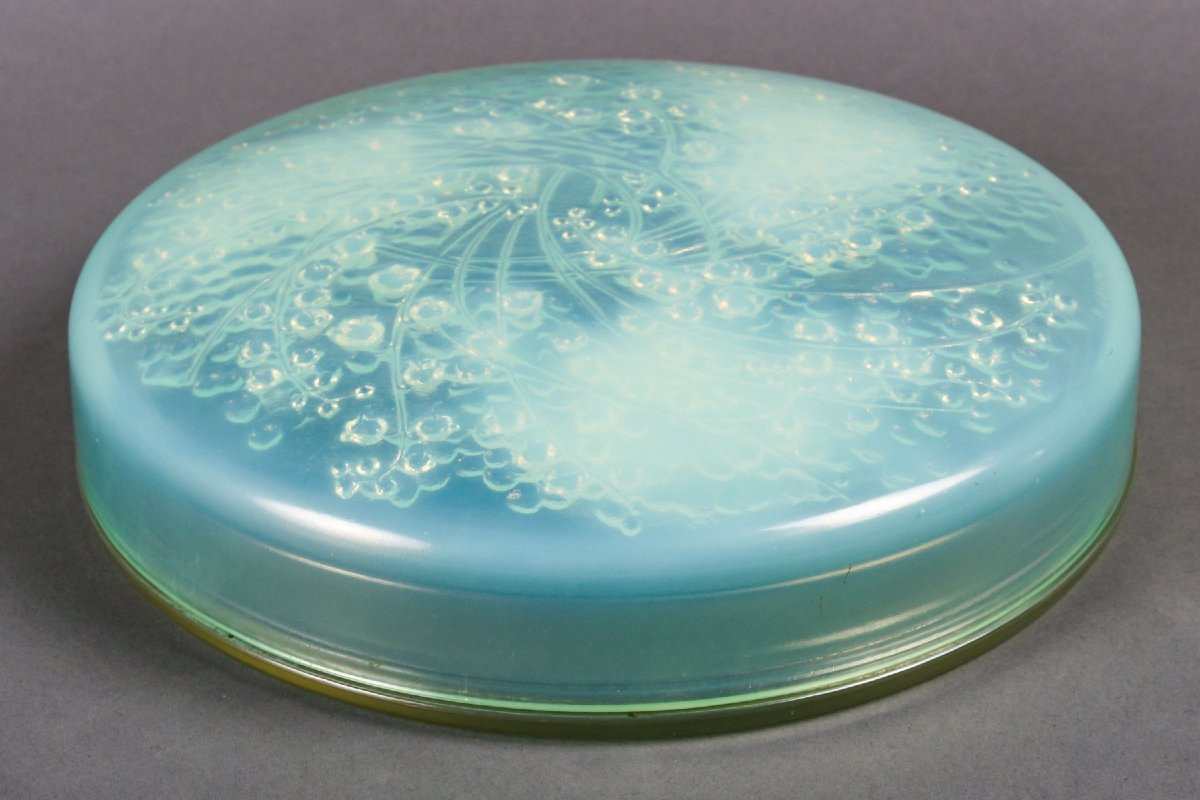 René Lalique (1860-1945), « Boite Ronde Grande Muguet » en verre Peppermint Opalescent, 1921 -photo-2
