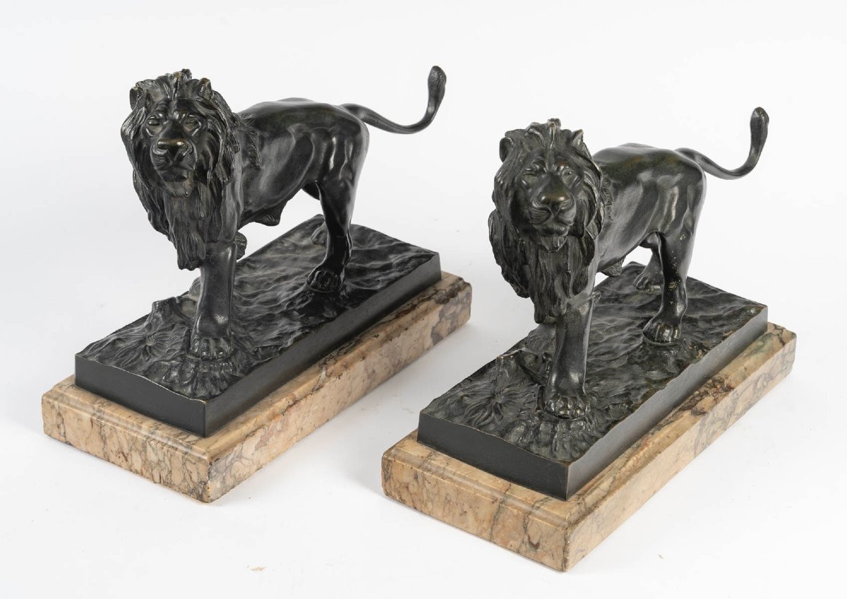 Jules Moigniez  (1835-1894), Paire de Lions en bronze -photo-2