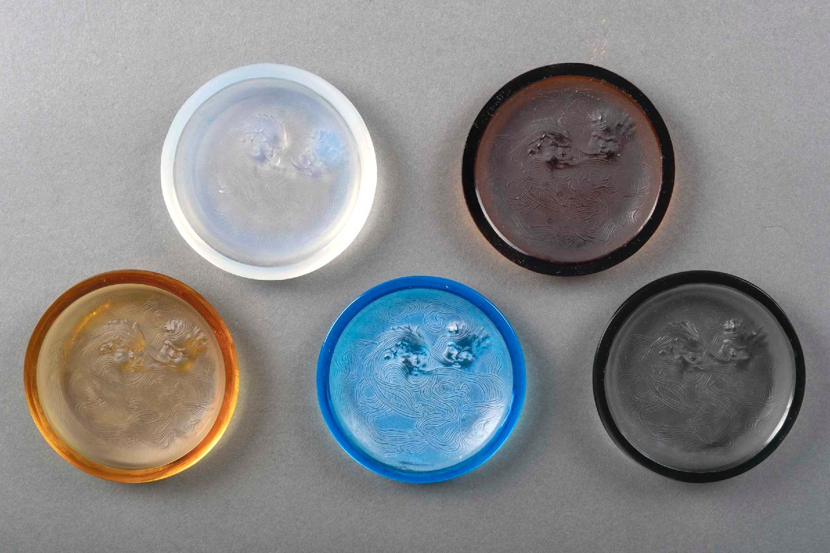 René Lalique (1860–1945),  Suite Of Five “deux Zéphirs” Ashtrays, 1913