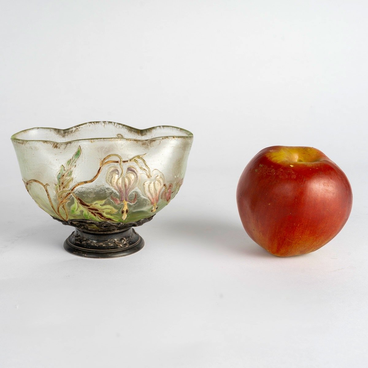 Émile Gallé (1846–1904) Coupe Art nouveau à décor de Cœurs-de-Marie, circa 1900-photo-5
