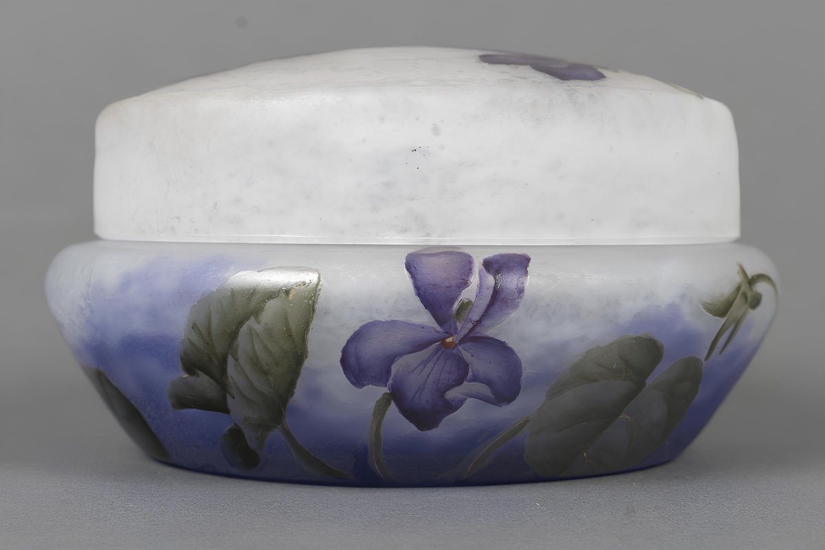 Daum Nancy French Art Nouveau Cameo And Enameled Glass Violet Bonbonnière, Circa 1900-photo-4