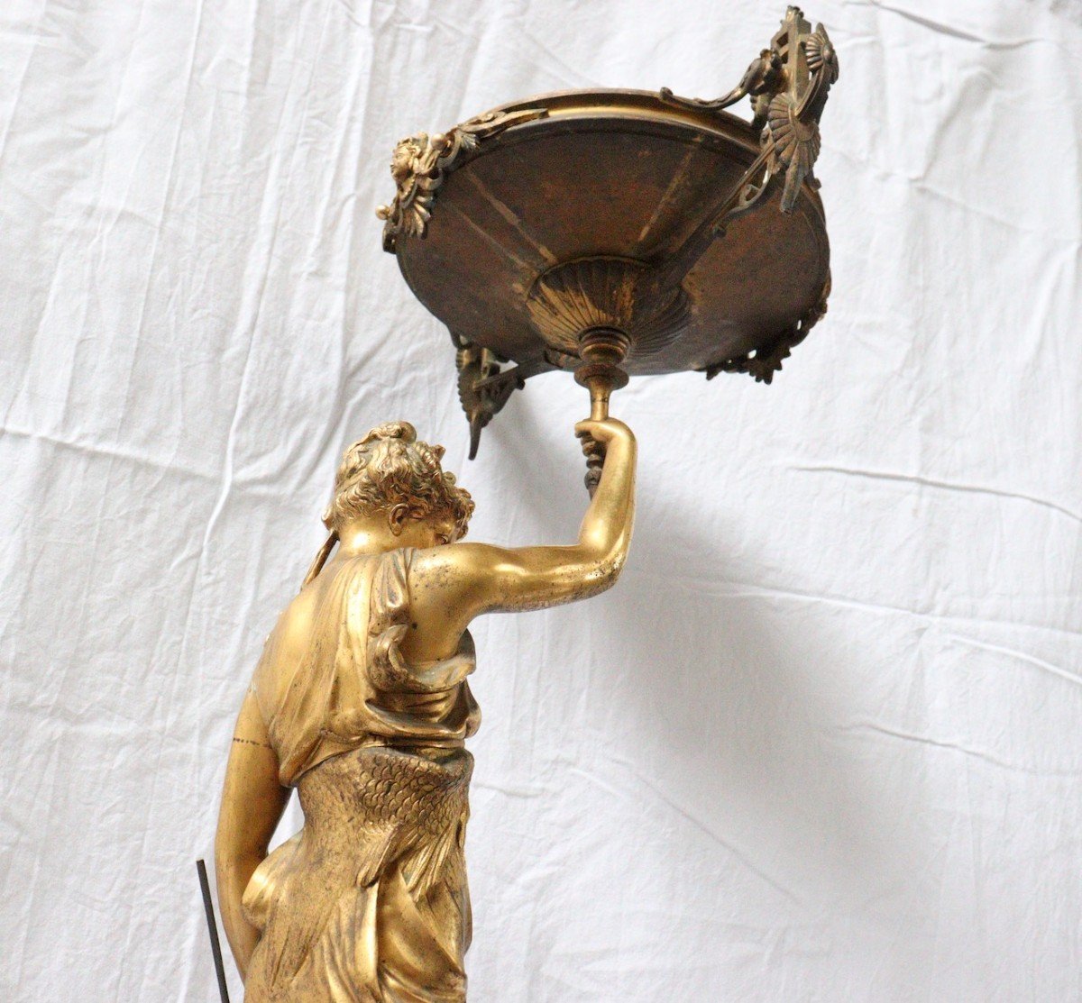 Sculpture Femme Centre de Table en Bronze Doré Attribuée à Albert-Ernest Carrier-Belleuse-photo-4