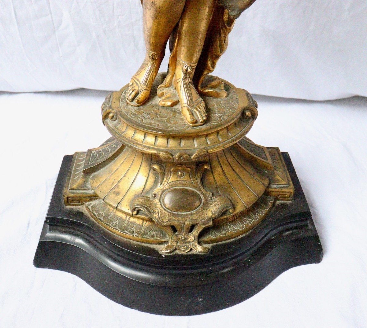 Sculpture Femme Centre de Table en Bronze Doré Attribuée à Albert-Ernest Carrier-Belleuse-photo-5