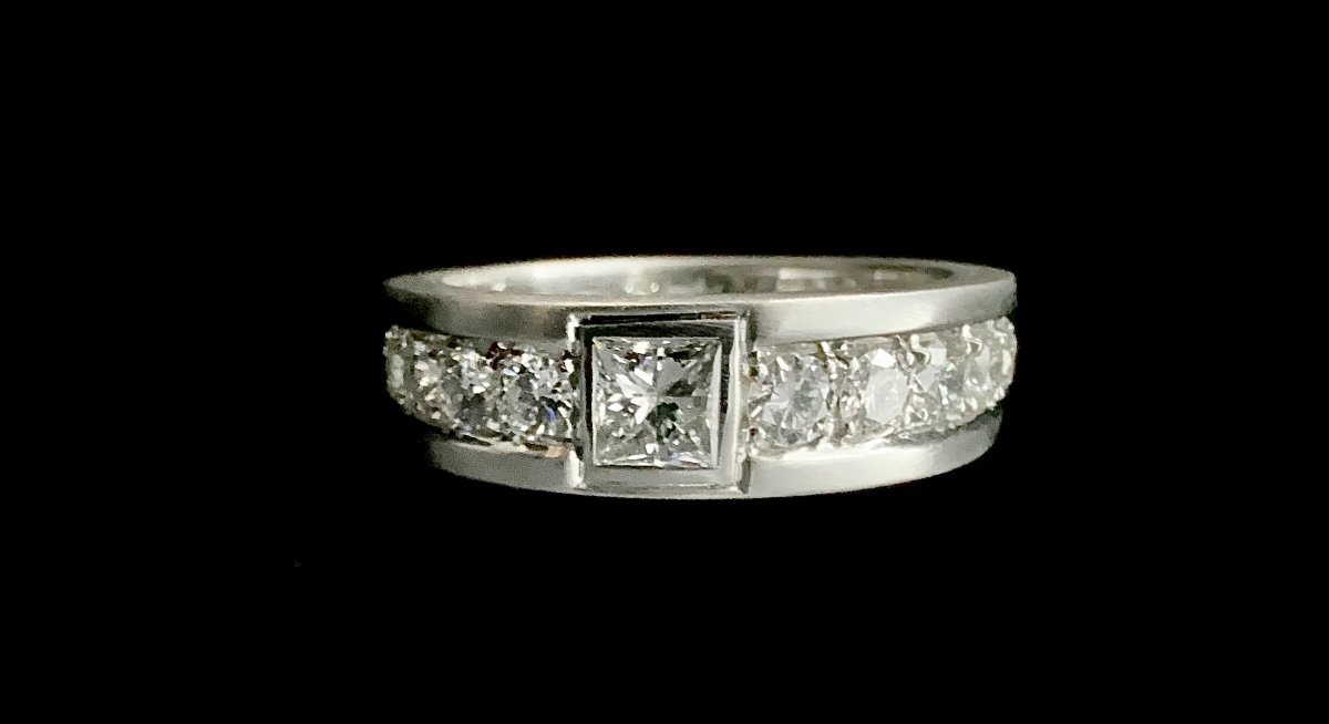 Alliance Ring In White Gold Set With A 0.75 Carat Princess Diamond + 3.6 Carats Of Brilliants-photo-4