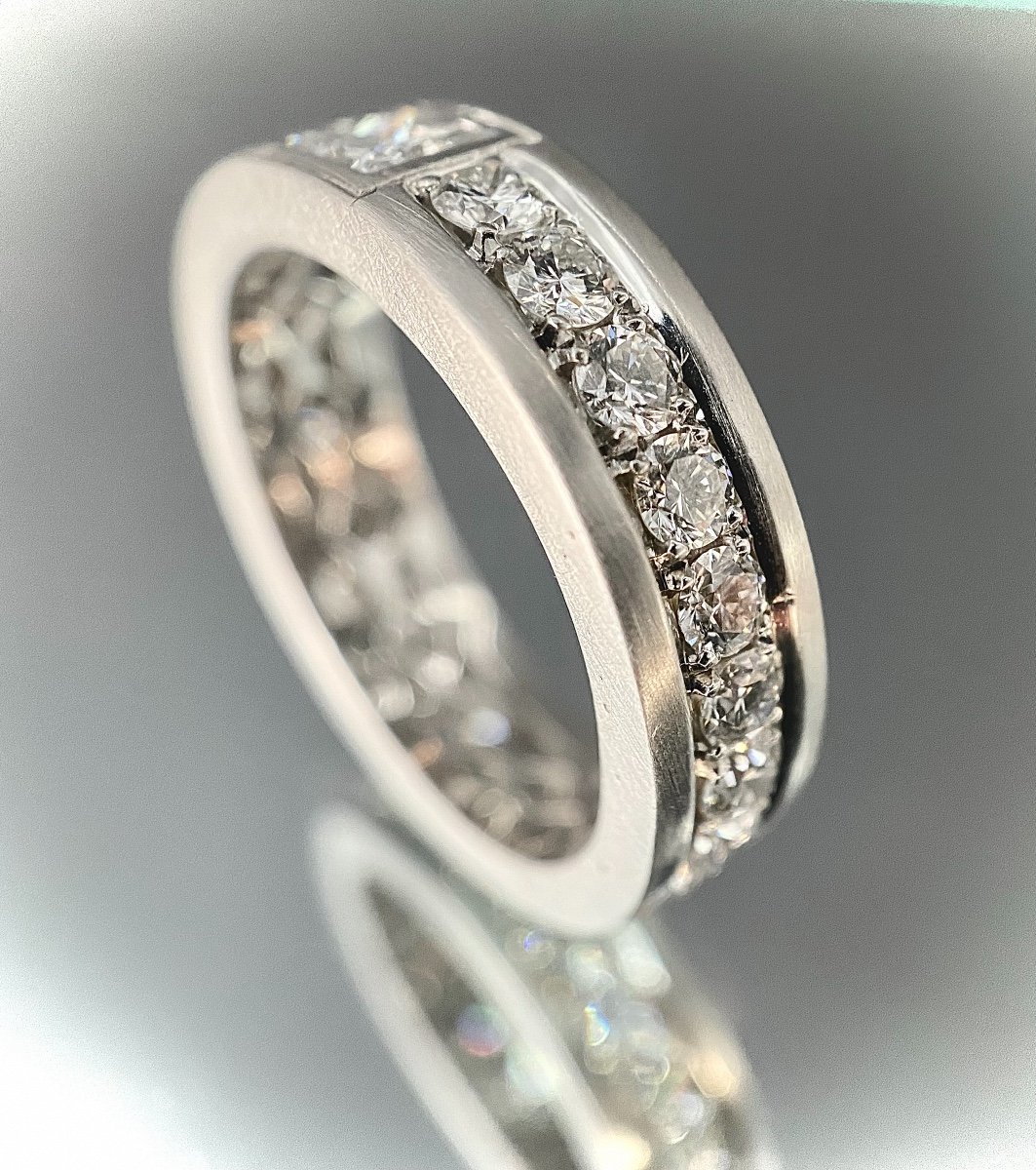 Bague Alliance En Or Blanc Serti d'Un Diamant Princesse De 0,75 Carat + 3,6 Carats De Brillants-photo-3