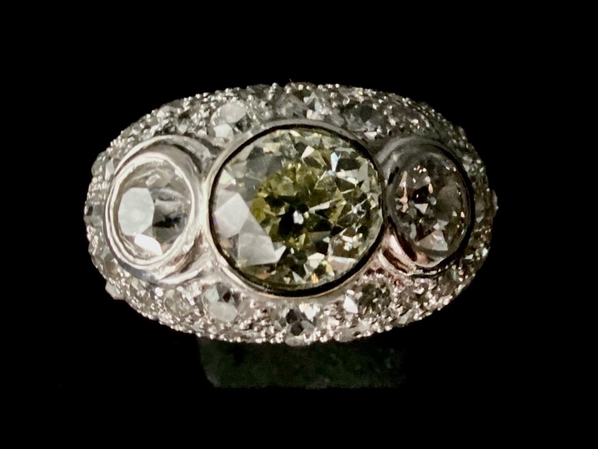 Bague Or Blanc 18k Sertie d'Un Diamant Taille Ancienne De 2,50 Carats Et 2 De 0,75 Carat-photo-7