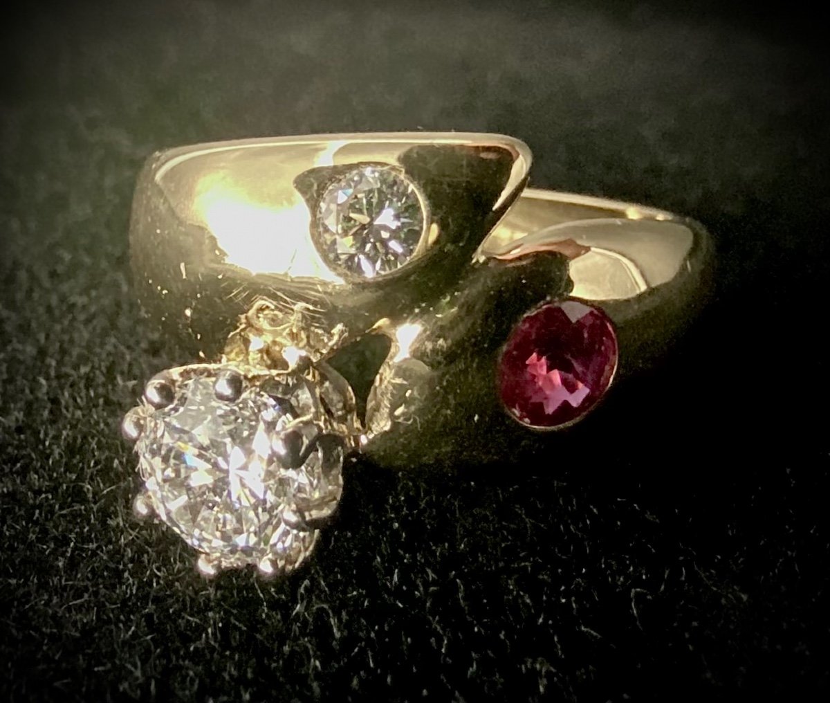 Ring In 18k Yellow Gold Set With A Brilliant Of 0.70 Carat (vs-g/h)