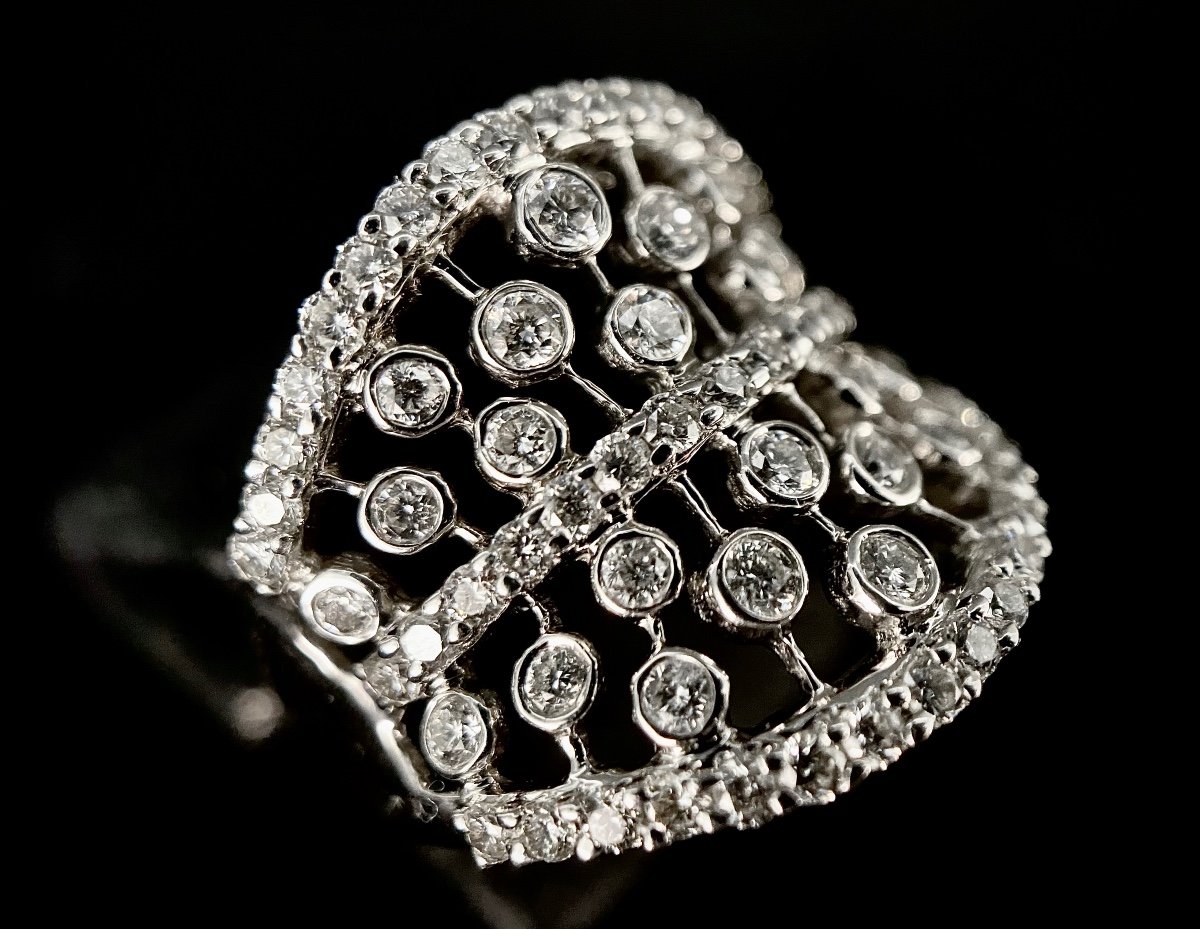 Bague Or Blanc 18 Carats Effet Dentelle Sertie De 73 Brillants Réunissant 1,72 Carats-photo-2