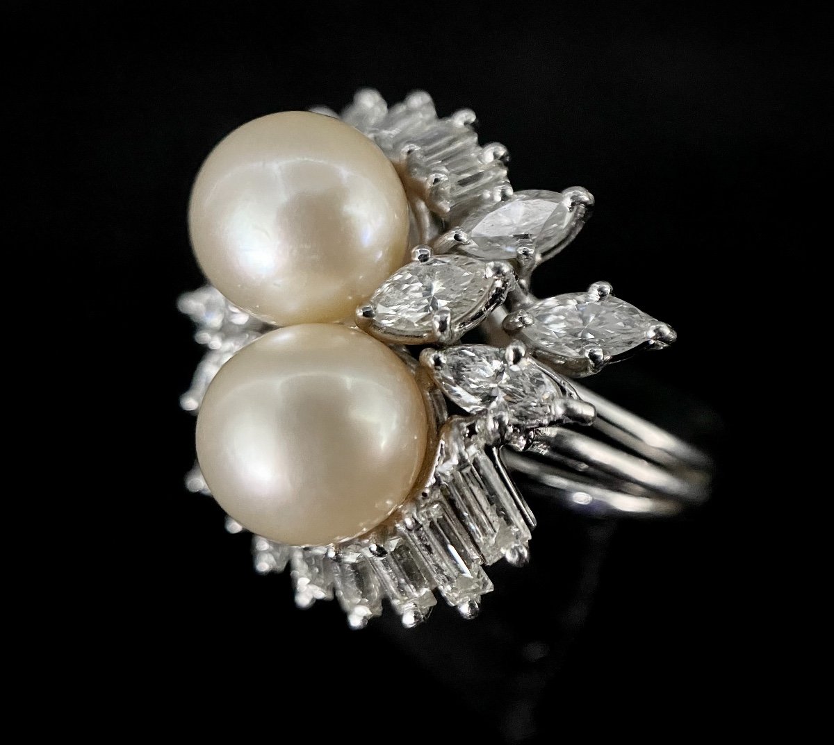 Ring In White Gold Set With 2 Pearls Surrounded By 22 Diamonds: 3.50 Carats-photo-3