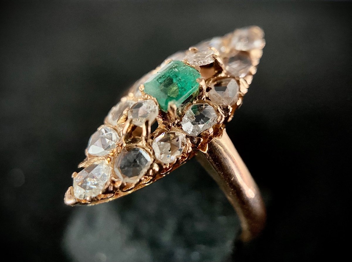 Marquise Ring In 18k Yellow Gold Set With A 0.35 Carat Emerald And 14 Rose Diamonds-photo-4
