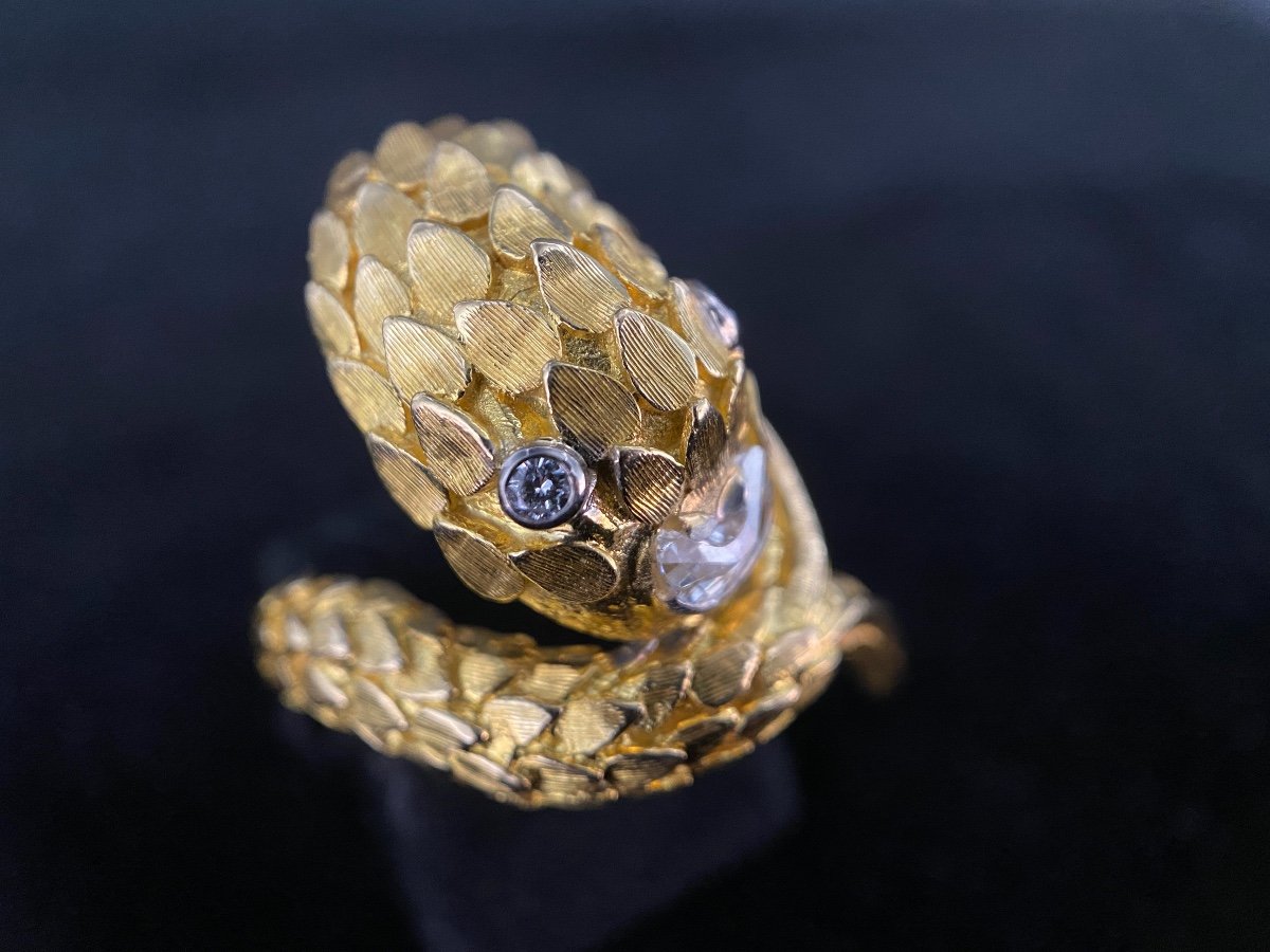 Chiseled Yellow Gold Ring In The Shape Of A Crocodile With Diamond Of 0.35 Carat + 0.10 Carat-photo-2