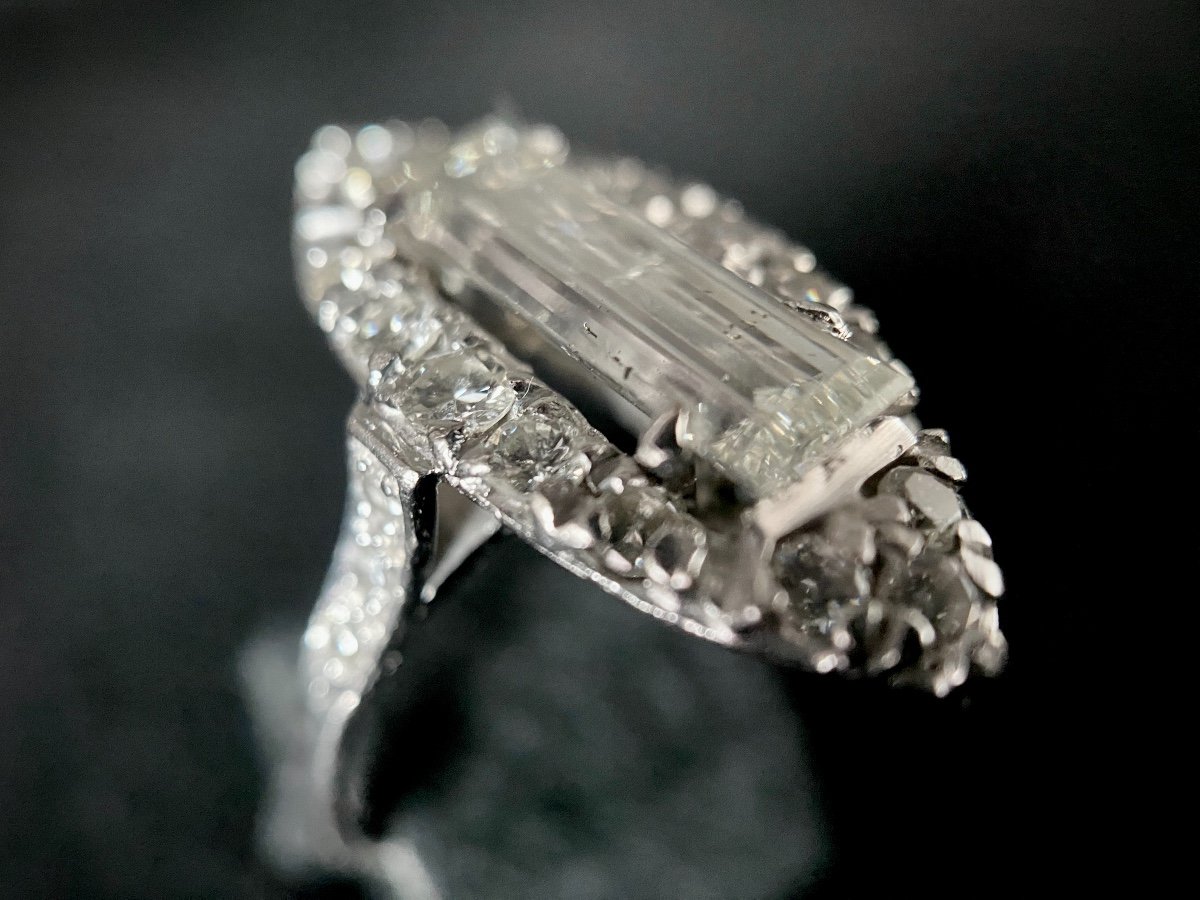 Marquise Ring Set With A 2 Carat Diamond And 1 Carat Of Brilliants-photo-2