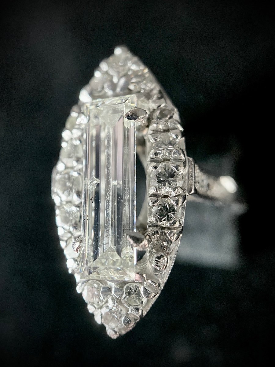 Marquise Ring Set With A 2 Carat Diamond And 1 Carat Of Brilliants-photo-3
