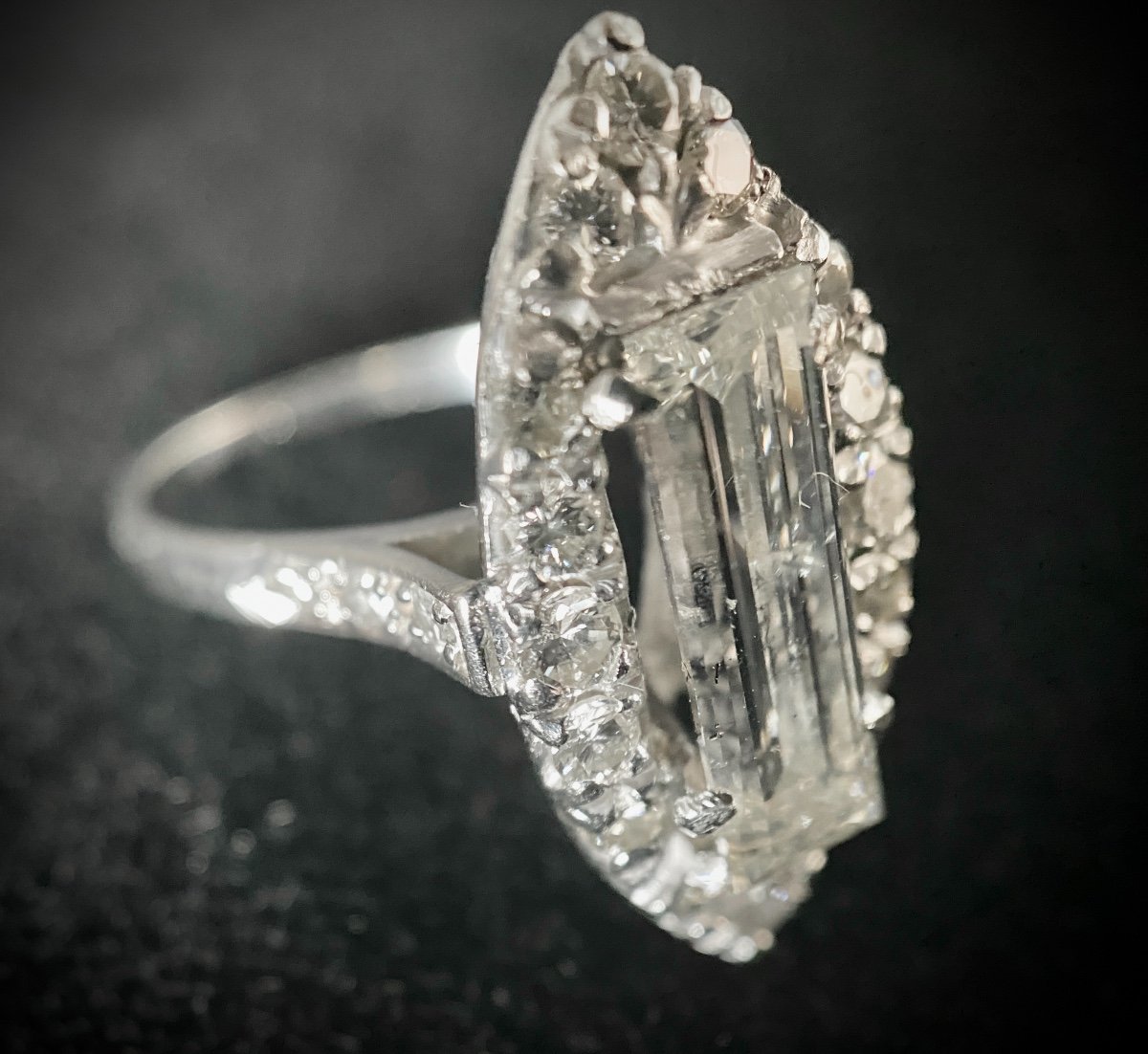 Marquise Ring Set With A 2 Carat Diamond And 1 Carat Of Brilliants-photo-4