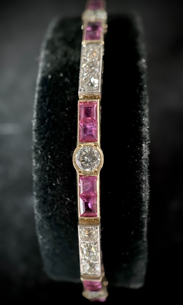 Bracelet Or Jaune 18 Carats  Sertie De 3 Brillants De 0,20 Carat Chacun + 6 Roses De Diamants-photo-1