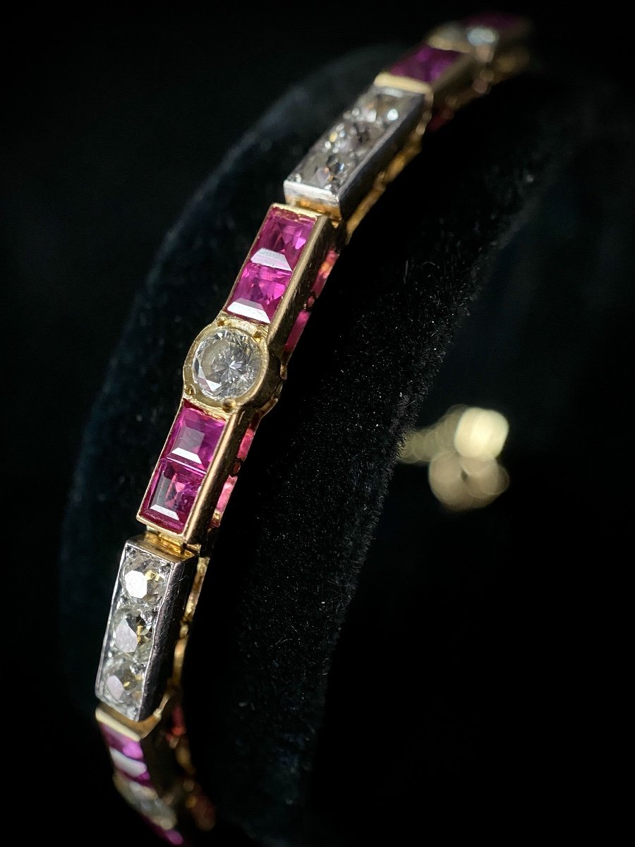 Bracelet Or Jaune 18 Carats  Sertie De 3 Brillants De 0,20 Carat Chacun + 6 Roses De Diamants