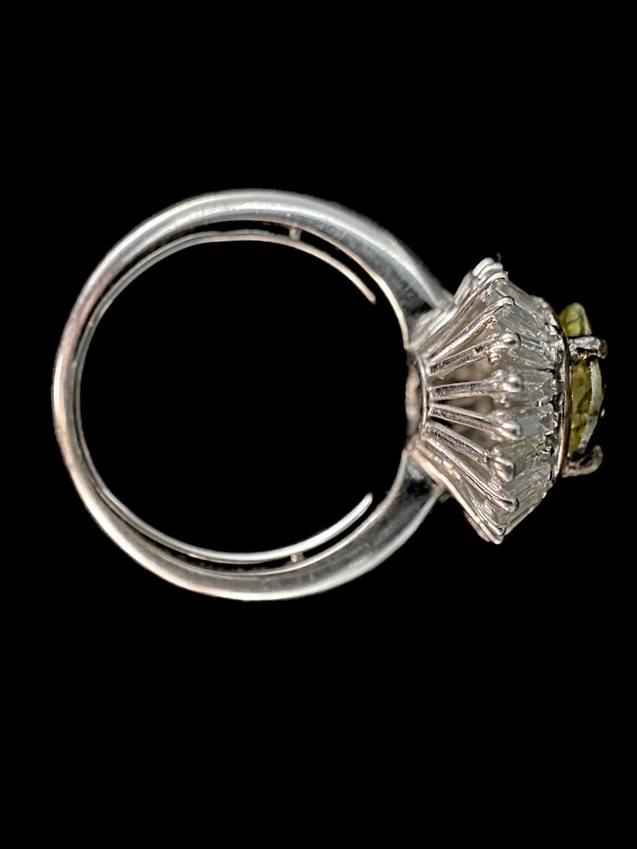 Bague En Or Blanc 18 Carats Sertie d'Un Diamant Jaune Taille Coussin De 2,20 Carats-photo-3