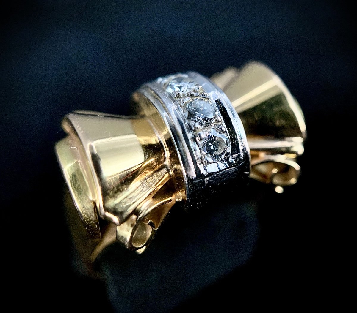 1940s Vintage Ring In 18k Two-tone Gold Set With 4 Diamonds Totaling 0.20 Carat-photo-6