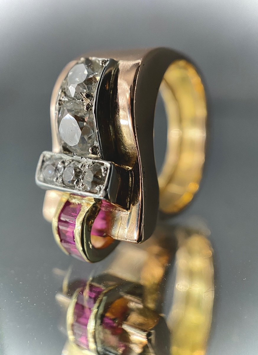 Tank Ring, 1930/40, 18k Tricolor Gold Set With 5 Diamonds Total: 1 Carat + 4 Synthetic Rubies-photo-3