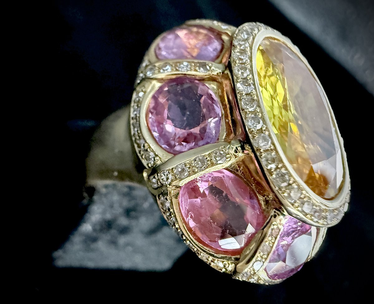Yellow Gold Ring Set With A 7-carat Oval-cut Yellow Sapphire Surrounded By 8 Pink Sapphires-photo-2