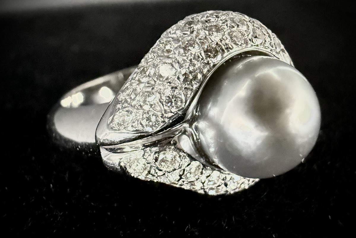 18-carat White Gold Ring Set With A Gray Pearl Surrounded By 1.95 Carats Of Brilliants-photo-2