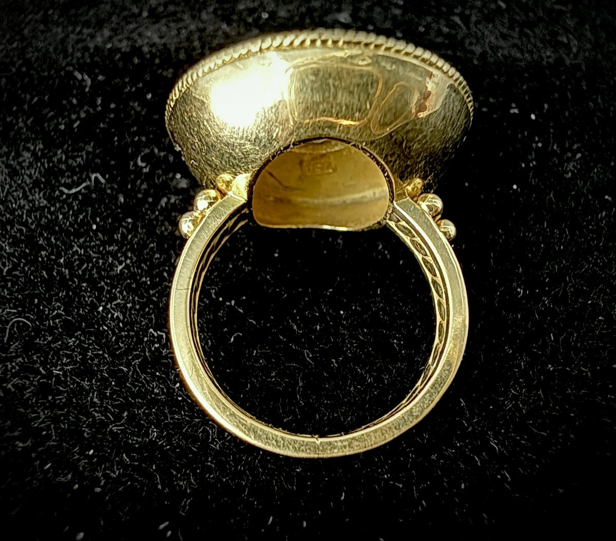 Bague en or jaune à décor filigrané sertie d'un diamant taillé en brillant de 3,50 carats-photo-4