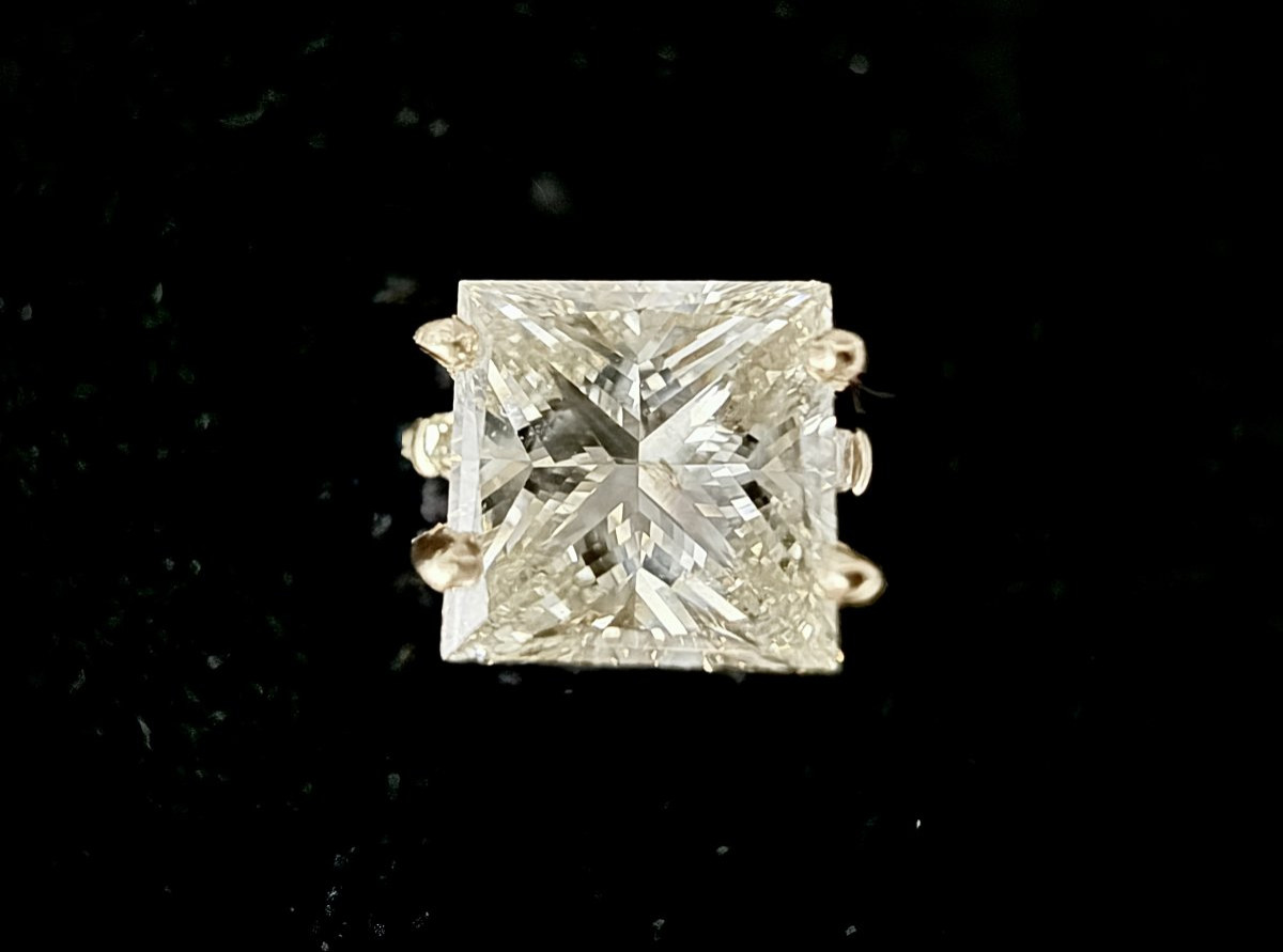Bague en or jaune sertie d'un diamant taillé en princesse de 5,20 carats (P-I/J)-photo-2