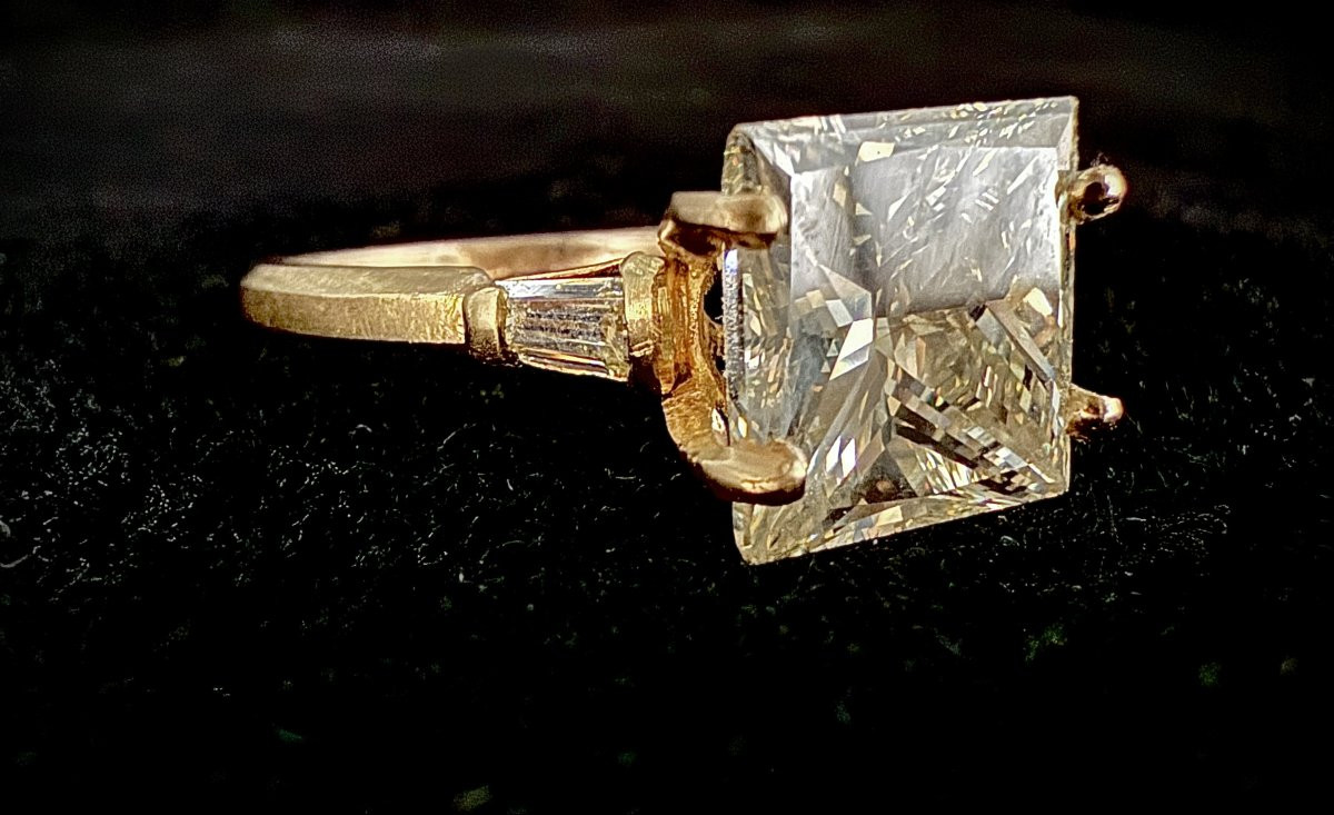 Bague en or jaune sertie d'un diamant taillé en princesse de 5,20 carats (P-I/J)-photo-3