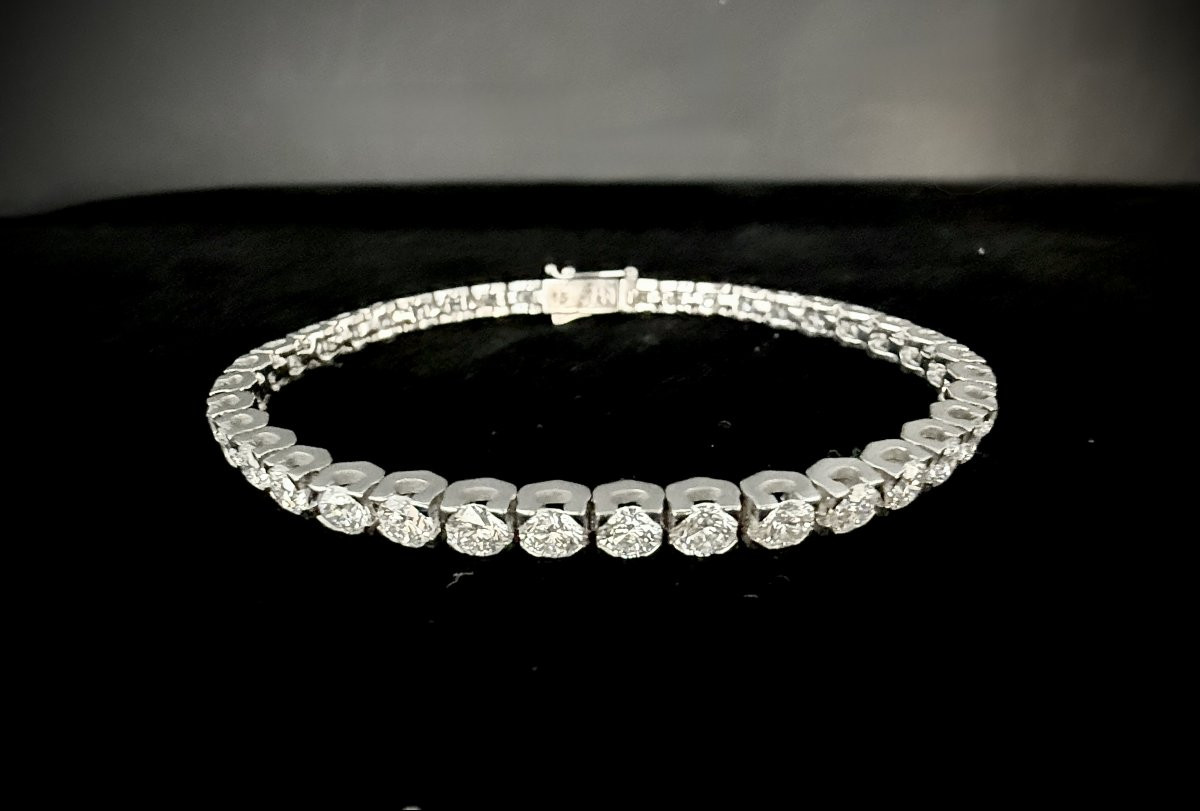 18-carat White Gold Rivière Bracelet Set With 7.50 Carats Of Diamonds-photo-4