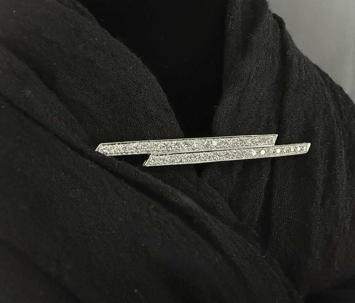 Barrette et Pendentif Art Déco 1930 en or et platine sertie de deux lignes de 38 diamants