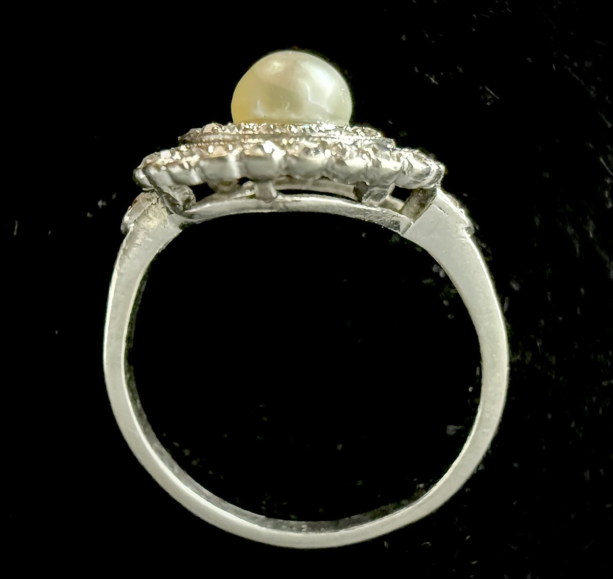 Art Nouveau Platinum Ring Adorned With A Fine Pearl And Diamonds-photo-1
