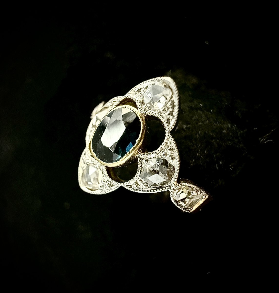 Bague Art Nouveau or et platine sertie d'un saphir et roses de diamant-photo-3