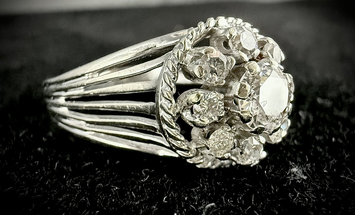 Bague en or blanc orné de 0,80 carat de diamants-photo-1