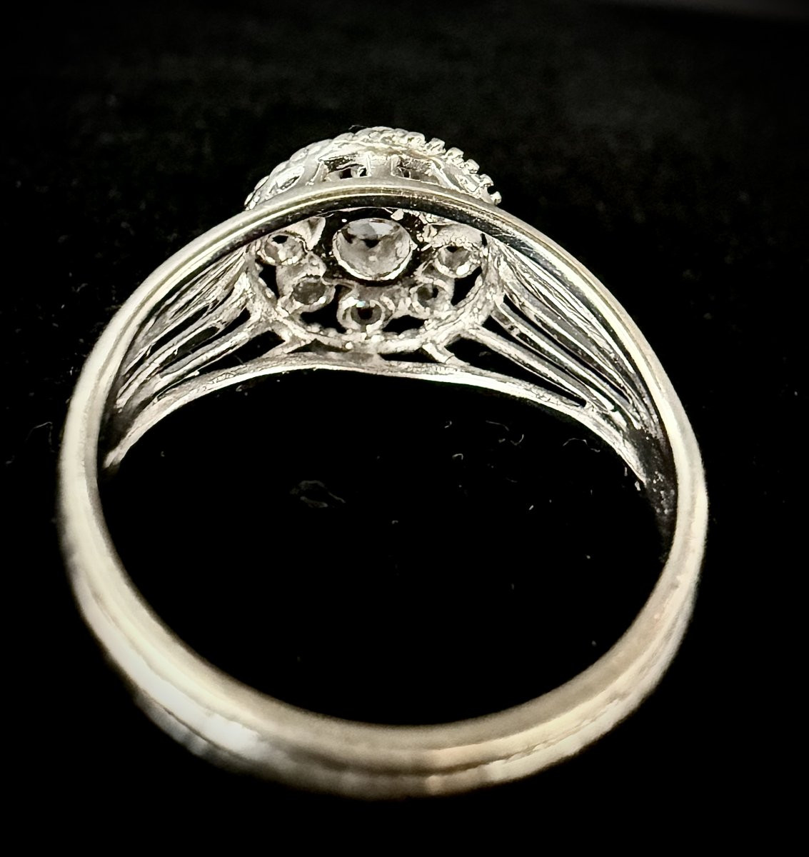 Bague en or blanc orné de 0,80 carat de diamants-photo-3