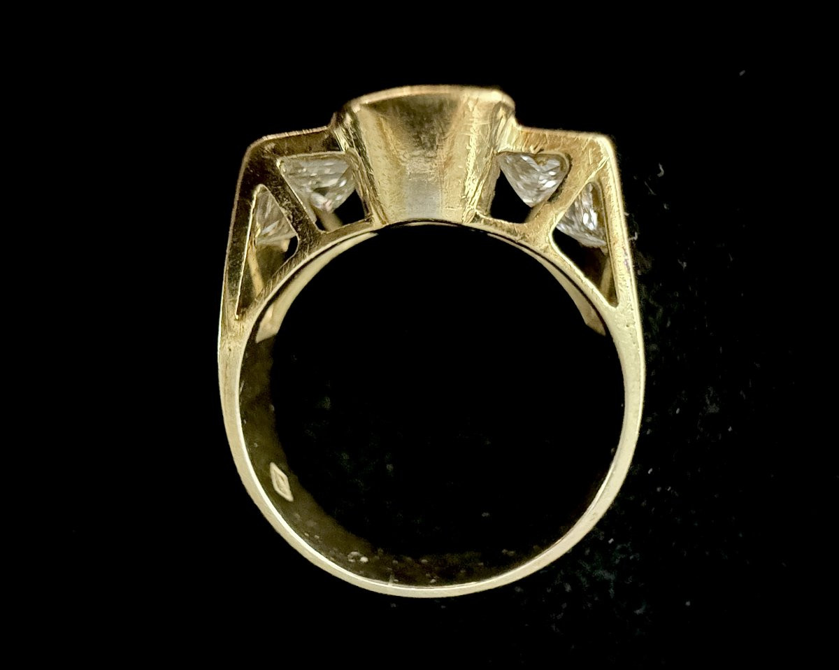 Bague en or jaune sertie d'une émeraude de 1,50 carats et 1,75 carats de diamants princesse-photo-1